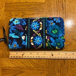 Brand New without tags Vera Bradley Floral accordion wallet
